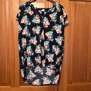 Beautiful Caslon blouse, perfect for spring